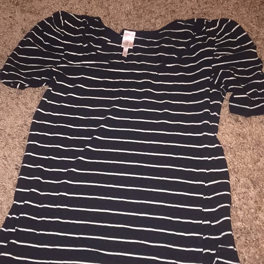 Black & white shirt sleeve rue 21 shirt!!!!